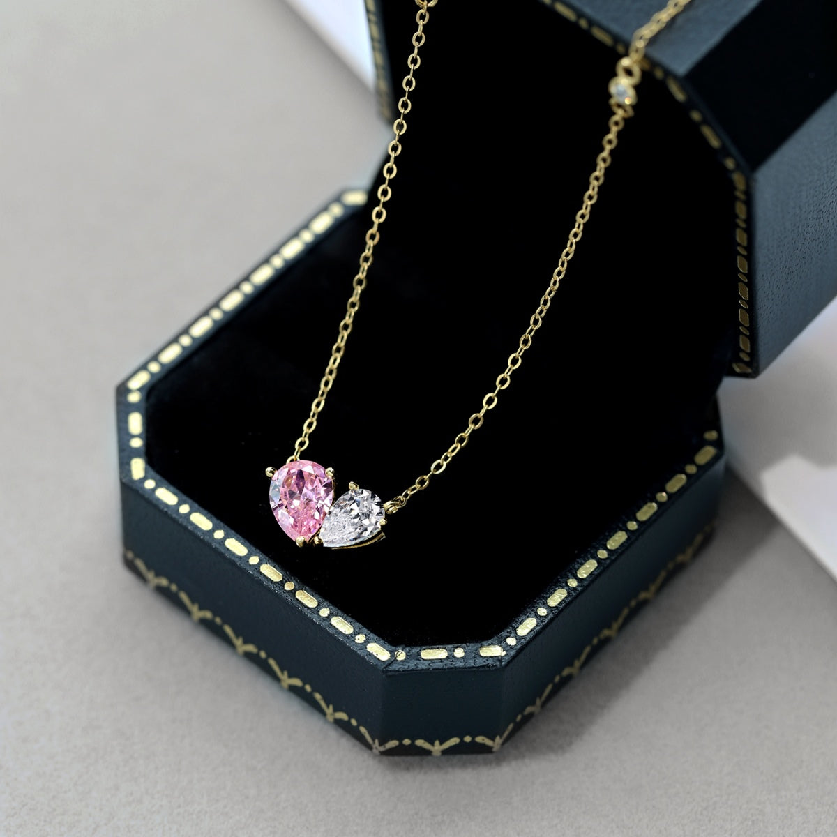 [Noble Jewelry]Unique Heart Shape Necklace