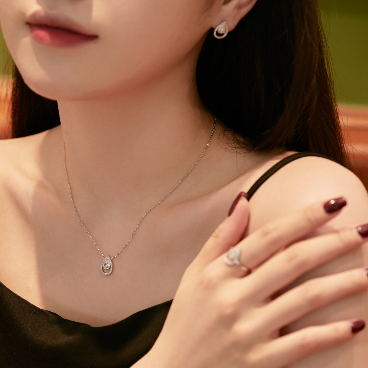 [Noble Jewelry]Sparkling Pear Cut Necklace