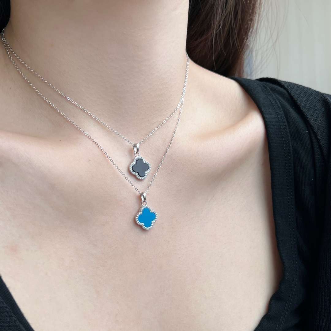 [Noble Jewelry]Dainty Flower Shape Necklace