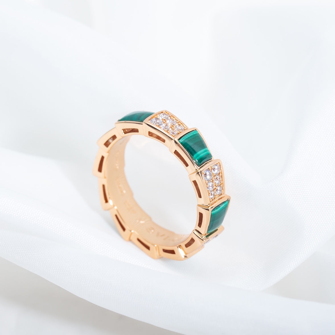 [Edler Schmuck] SERPENTI RING ROSA GOLD MALACHIT DIAMANT GEPAPERT 4MM