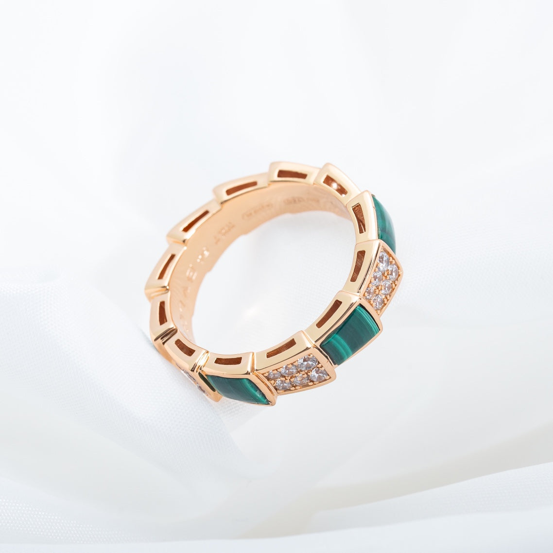 [Edler Schmuck] SERPENTI RING ROSA GOLD MALACHIT DIAMANT GEPAPERT 4MM