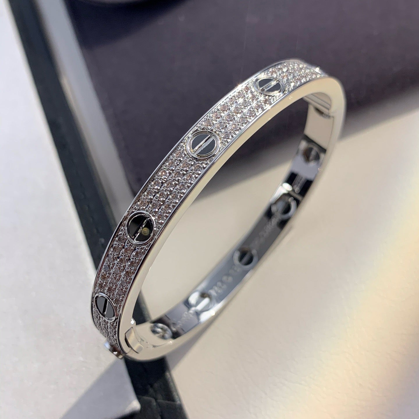 [Edler Schmuck] LIEBE ARMBAND 6,1 MM DIAMANT-BEPASTET KERAMIK 