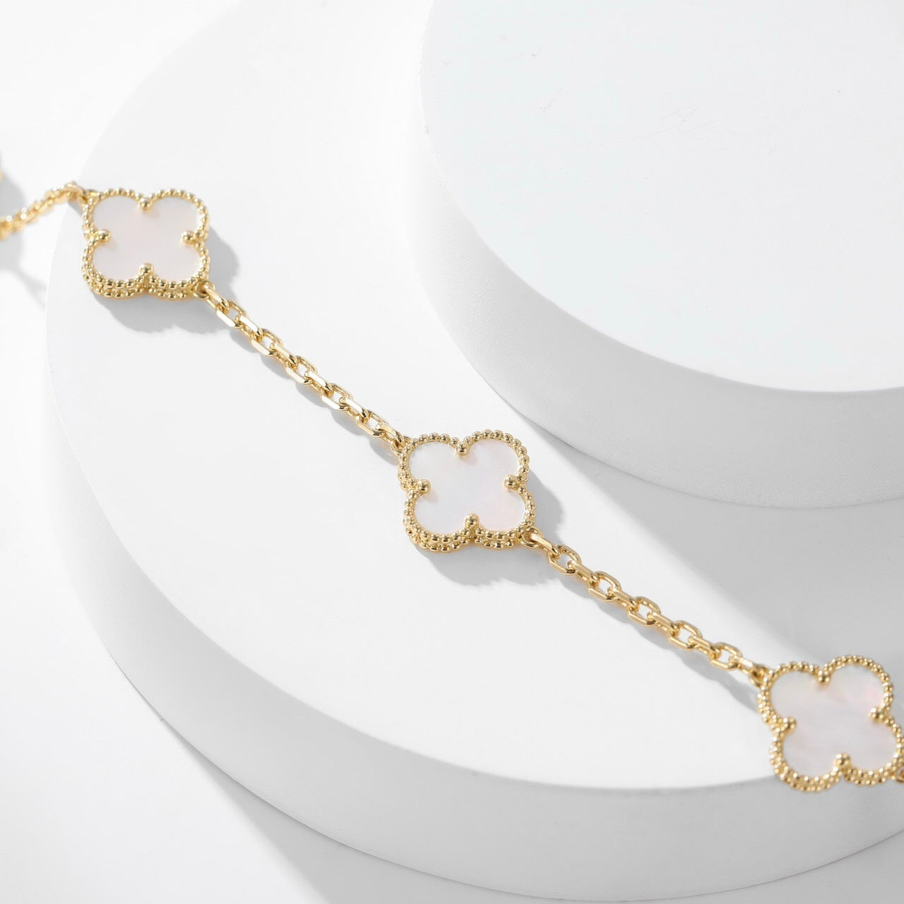 [Noble Jewelry]CLOVER 10 MOTIFS WHITE MOTHER OF PEARL NECKLACE